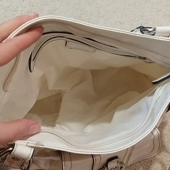 White medallion shoulder bag - Picture 14 of 15